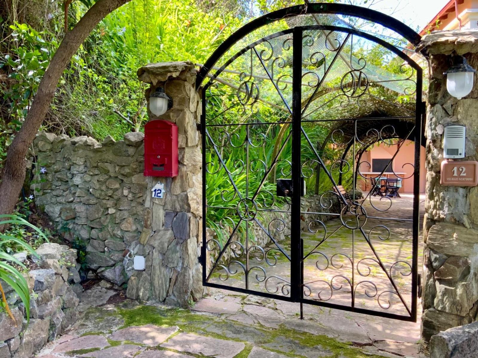 Aragonite Azzurra Casa Vacanza Gonnesa Exterior photo